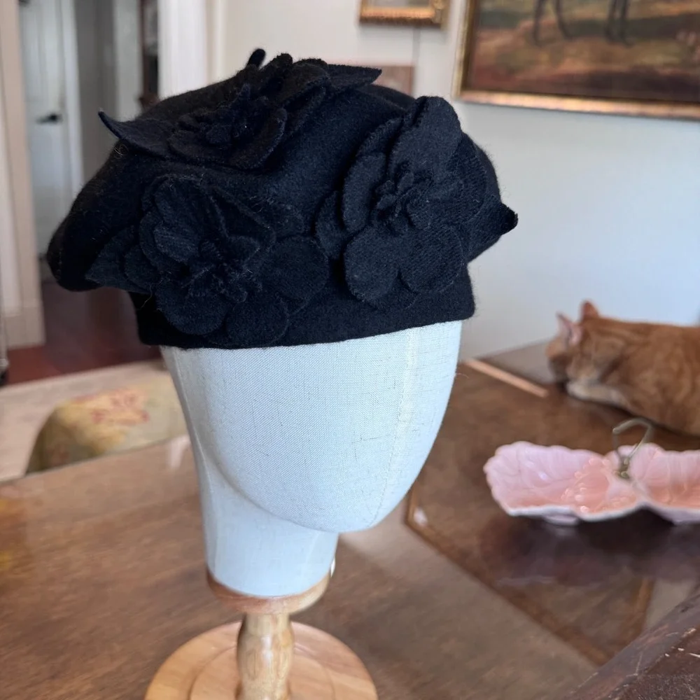 Betmar New York Black Wool Blend Floral Applique Beret Hat B515 Mens Womens